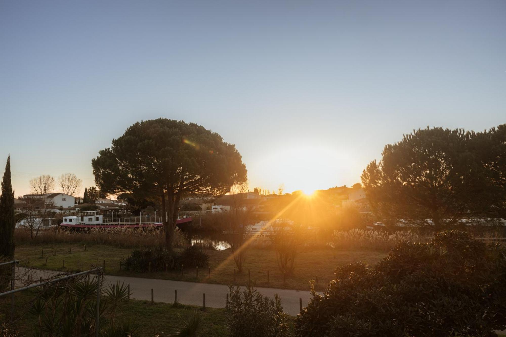 Hotel Canal Aigues Mortes Exterior foto
